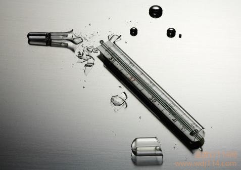 温度计碎了,温度计摔碎了水印怎么处理?
